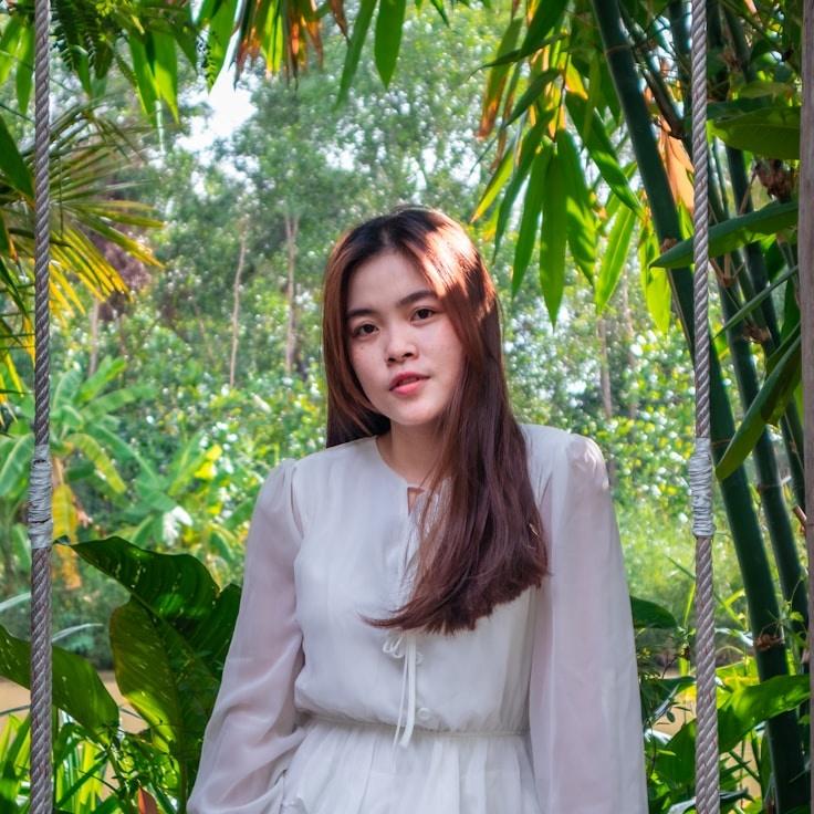 Jordan Malik, Client Relations Director, discussing corporate gifting strategy with business clients